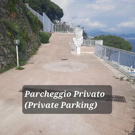 فندق مبيت وإفطار Paradise 4*