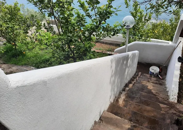 Paradise Bed & Breakfast 4*